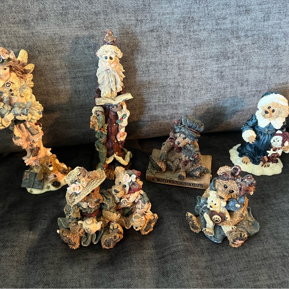 Bundle of Boyd collectibles